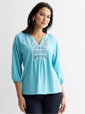 Croft & Barrow Women’s Light Blue Embroidered  Henley Blouse Size Large